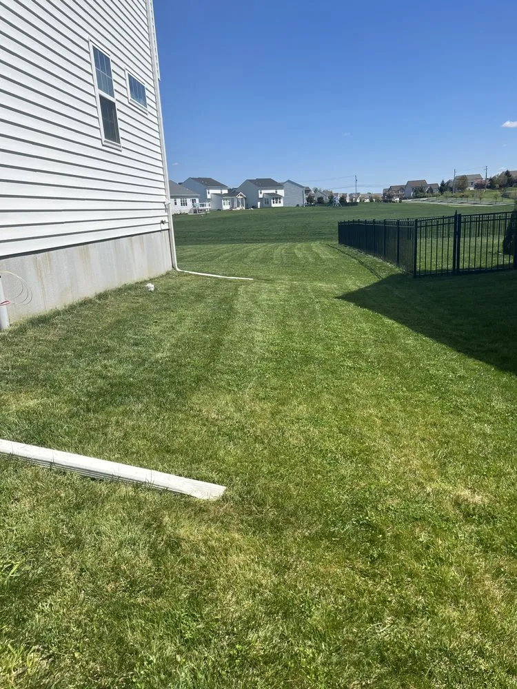 Professional yard maintenance experts serving Lemoyne, PA - R&H Landscaping Services