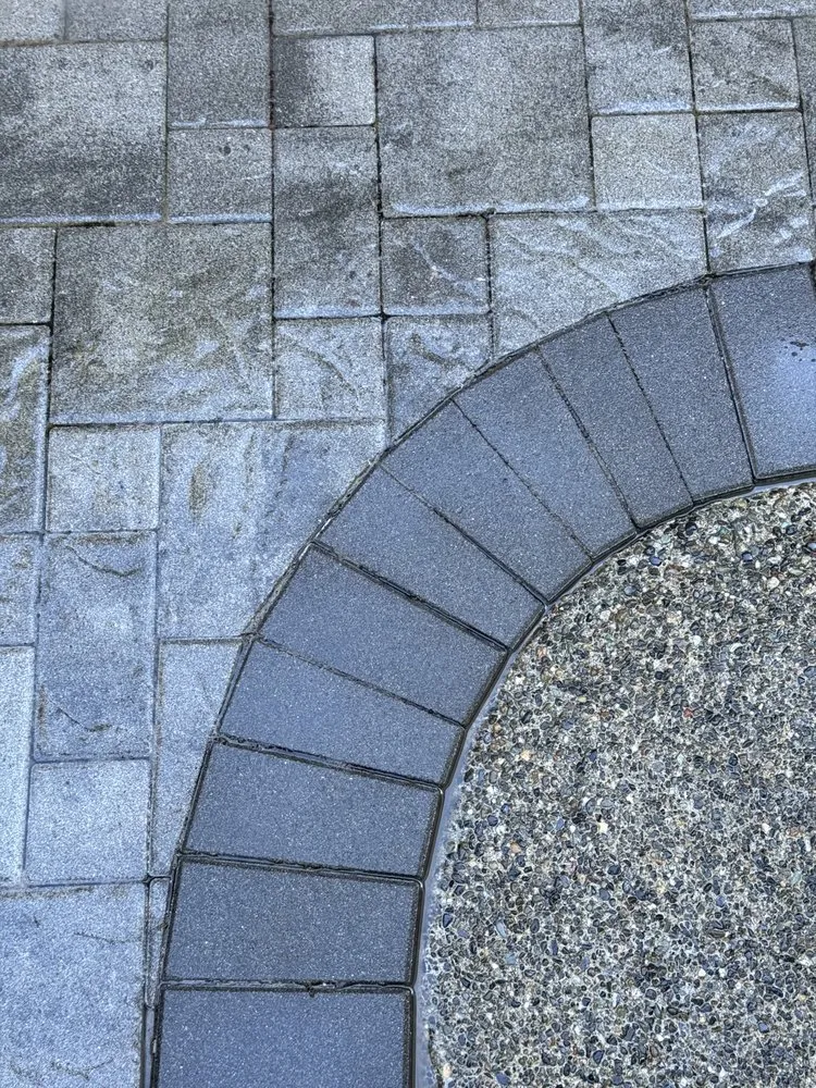 Reliable lawn mowing service for homes in Bellevue, WA by Rhino Landscaping