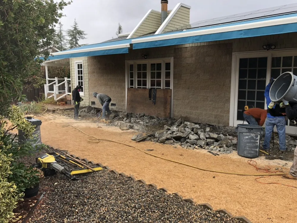 Local lawn care service experts serving Redwood City, CA - Rhino's Construction