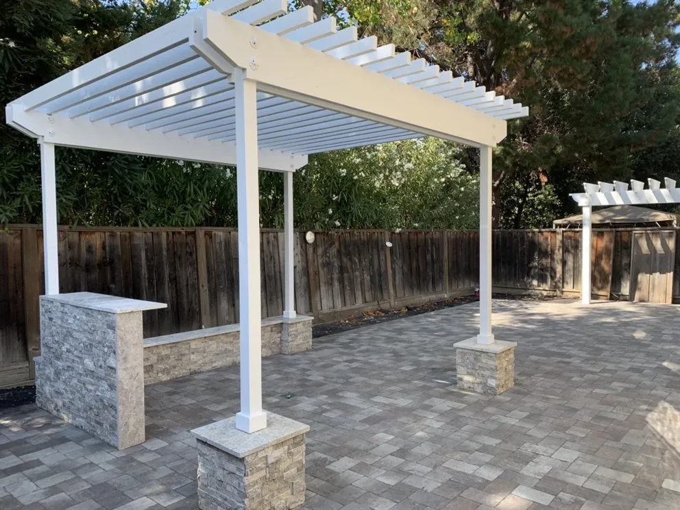 Professional landscape design in Redwood City, CA by Rhino's Construction