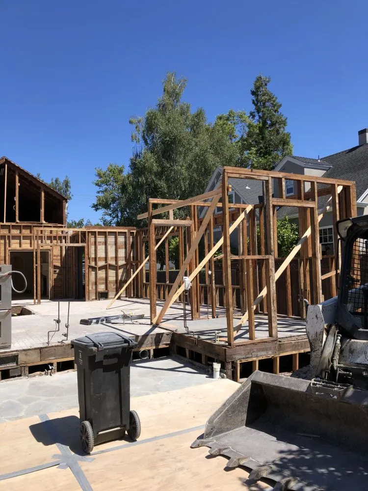 Professional lawn care service experts serving Redwood City, CA - Rhino's Construction