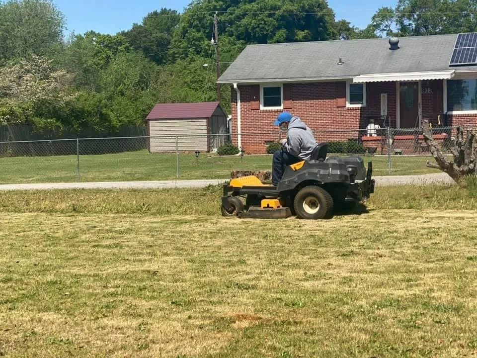 Expert yard maintenance in Rolla, MO - Rhinoz Lawncare & Landscaping