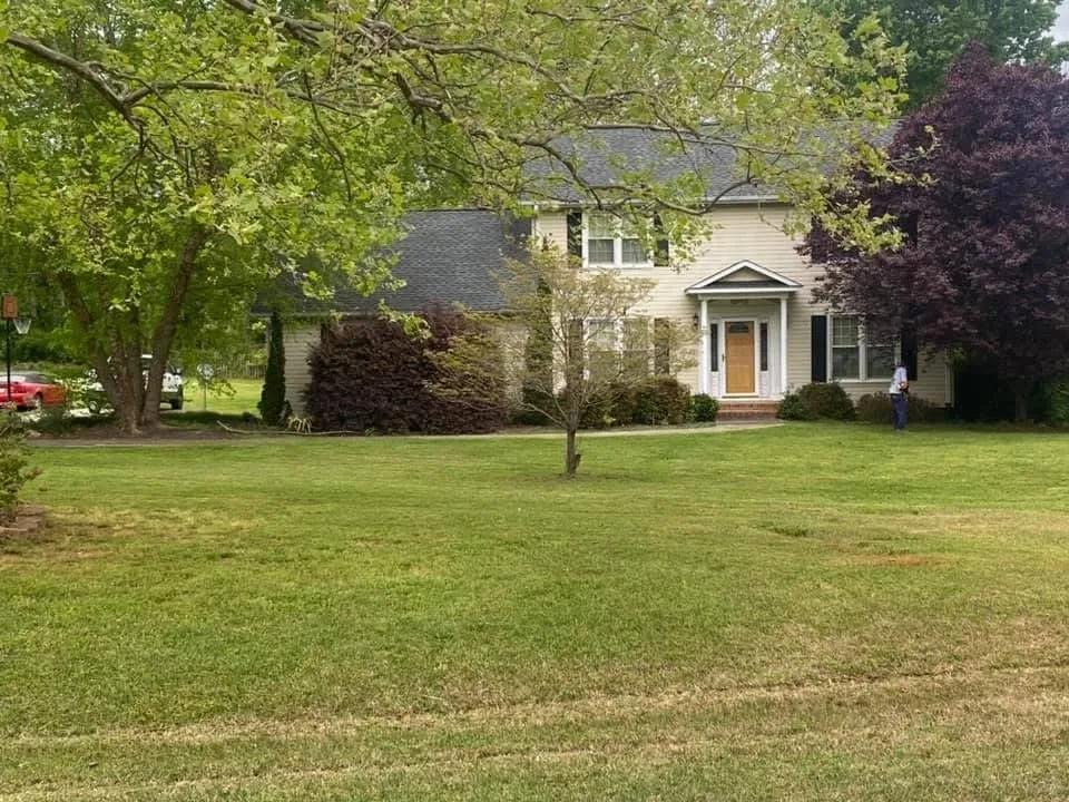 Reliable yard maintenance in Rolla, MO by Rhinoz Lawncare & Landscaping