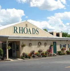Reliable yard cleanup service for homes in Circleville, OH by Rhoads Garden Center