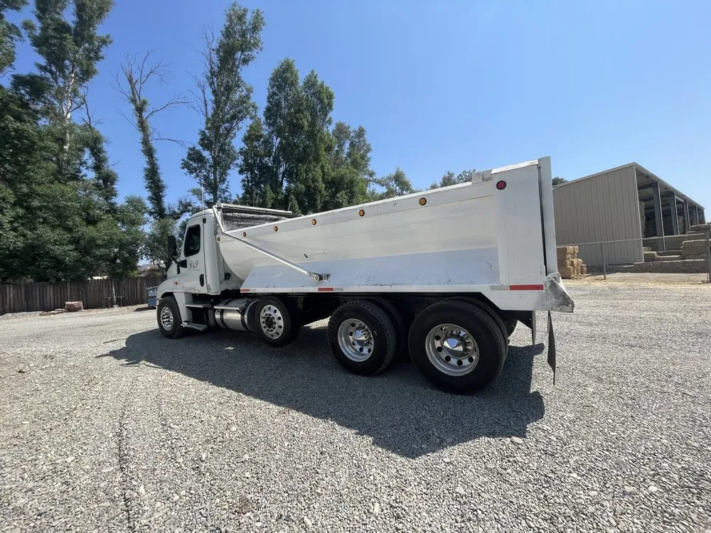 Custom landscape installation in Fontana, CA - R&I Landscape Supply