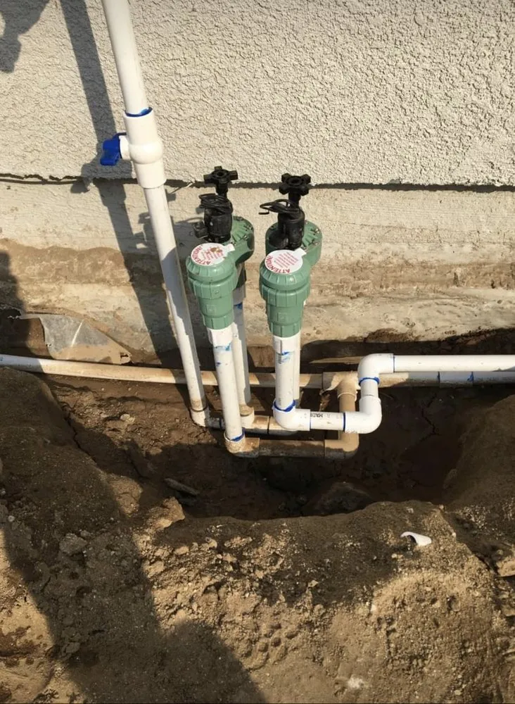 Reliable lawn care service in Paramount, CA - Ricardo Jimenez