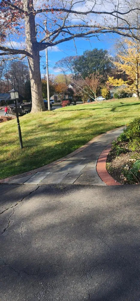 Top-rated garden landscaping for outdoor upgrades in Fairfax, VA by Ricardo Mowing Services