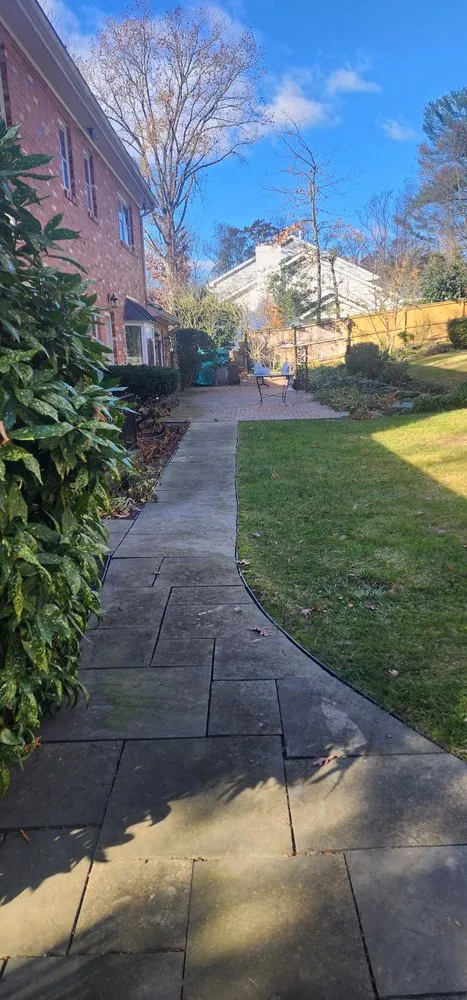 Reliable landscaping services experts serving Fairfax, VA - Ricardo Mowing Services