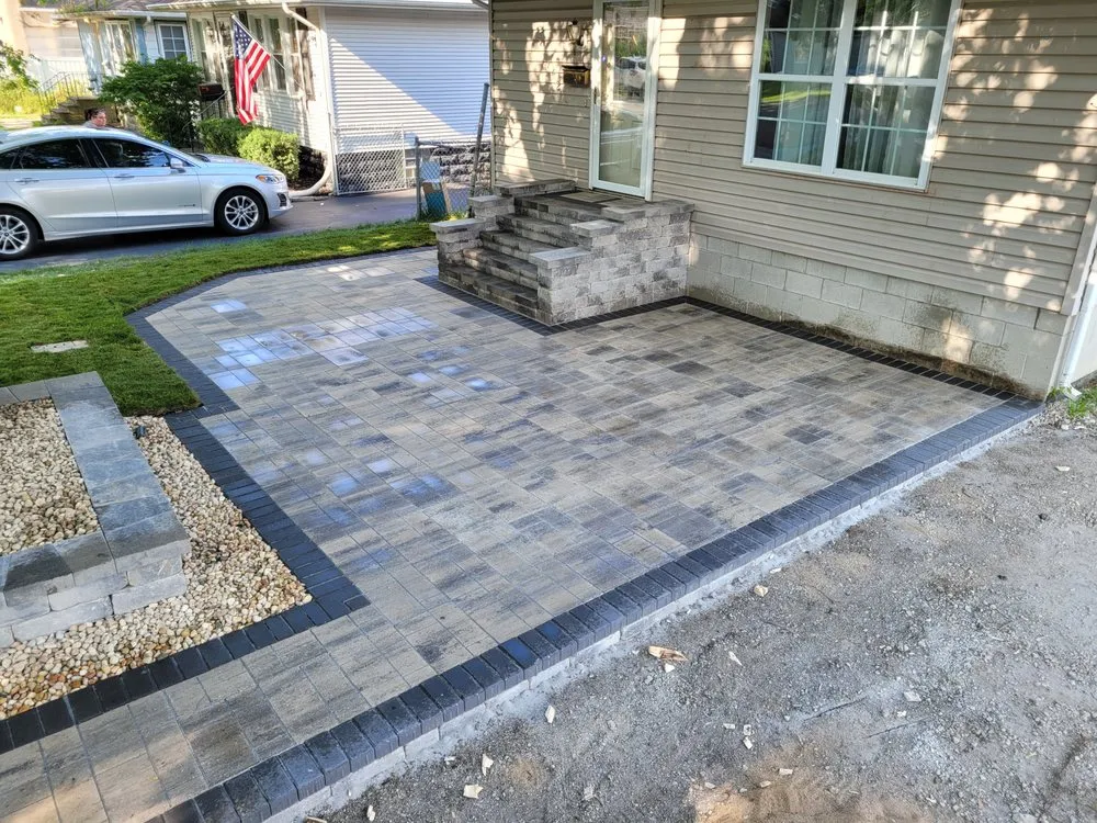 Reliable garden landscaping for homes in Crest Hill, IL by Ricardo Quiroz Landscaping