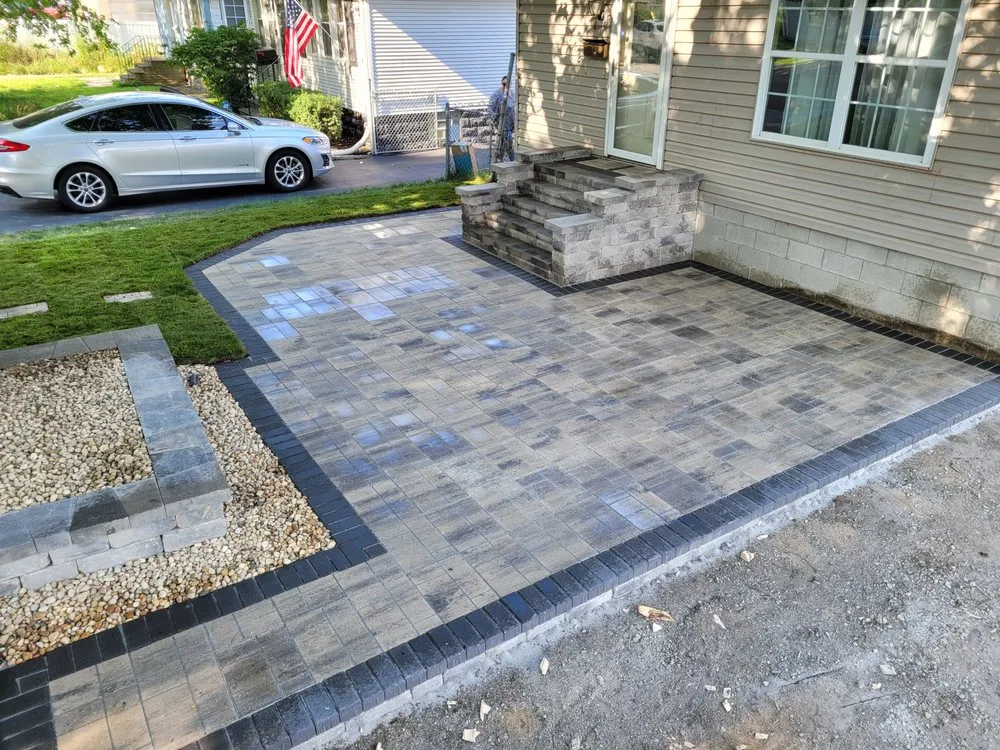 Professional yard maintenance in Crest Hill, IL - Ricardo Quiroz Landscaping