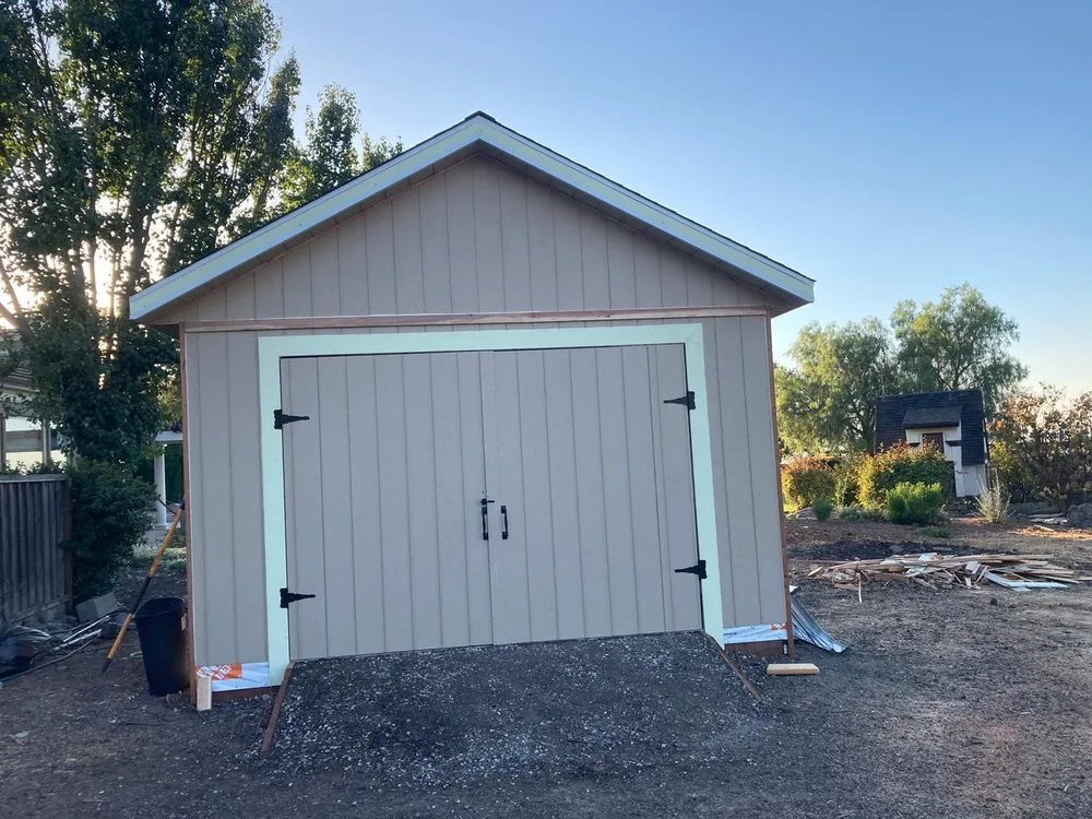 Affordable lawn mowing service for year-round maintenance across Clovis, CA - Ricardo Reis