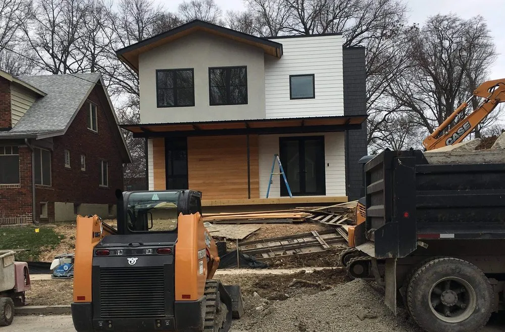 Trusted lawn mowing service experts serving St. Louis, MO - Ricardo´s Outdoor Pros