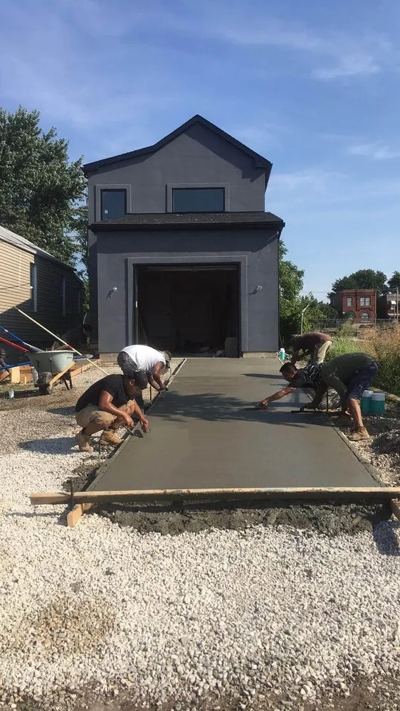 Expert garden landscaping in St. Louis, MO by Ricardo´s Outdoor Pros