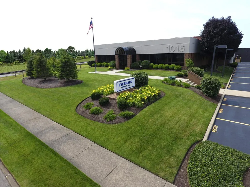 Professional lawn mowing service in Canton, OH - Rice's