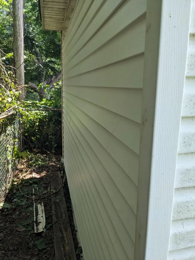 Expert residential landscaping for residential properties in Newark, DE by Rich Be Services