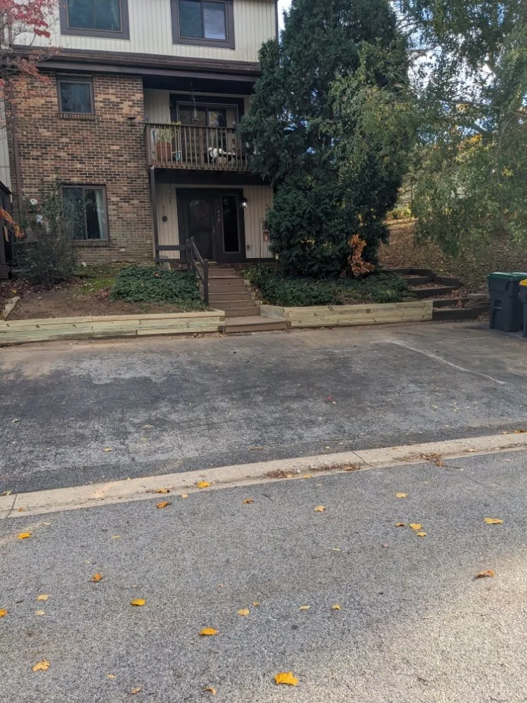 Professional yard cleanup service in Newark, DE by Rich Be Services