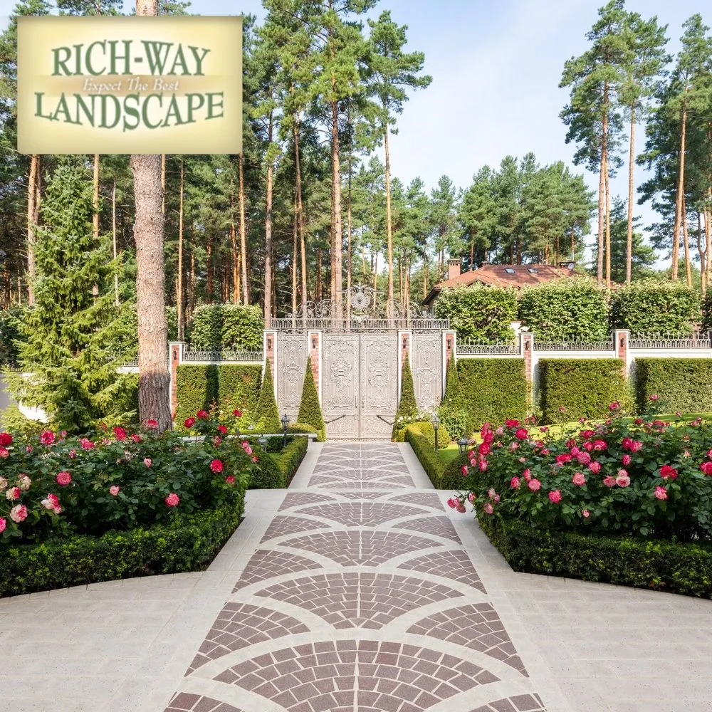 Custom lawn care service near you in Collierville, TN by Rich-Way Landscape