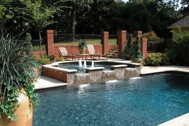 Professional outdoor landscaping experts serving Collierville, TN - Rich-Way Landscape