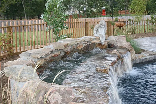 Custom lawn mowing service in Collierville, TN by Rich-Way Landscape