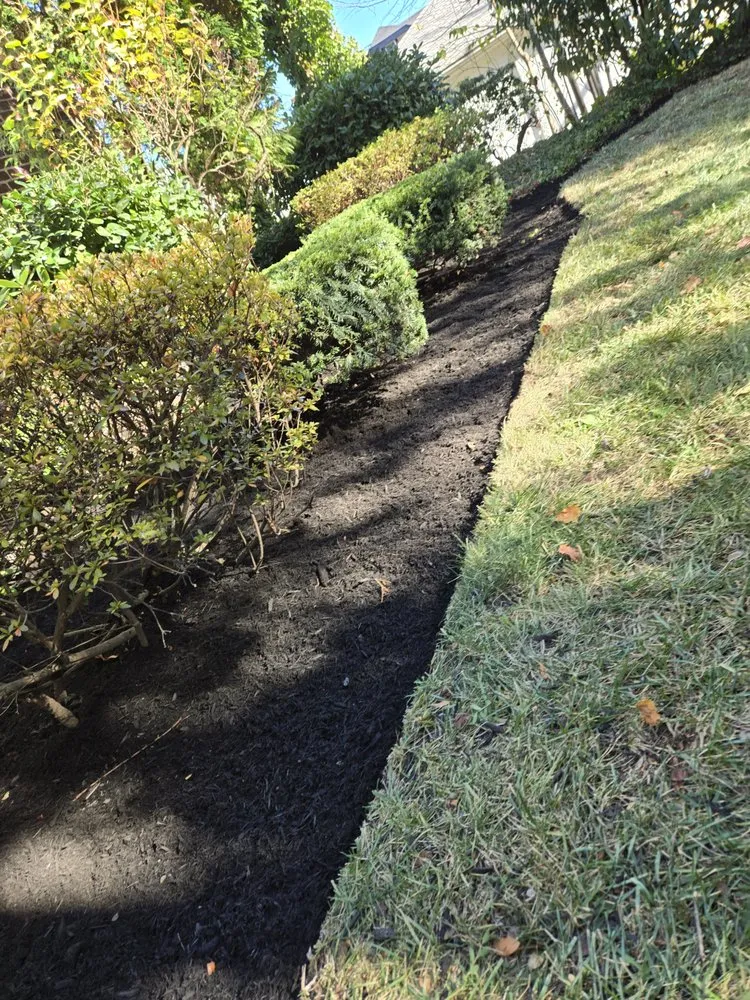 Professional lawn care service experts serving Yonkers, NY - Richard A&M Landscaping