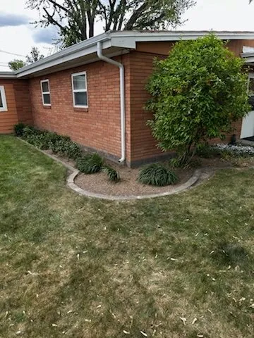 Top-rated lawn care service in Kennewick, WA by Richard and Sons Lawn Maintenance