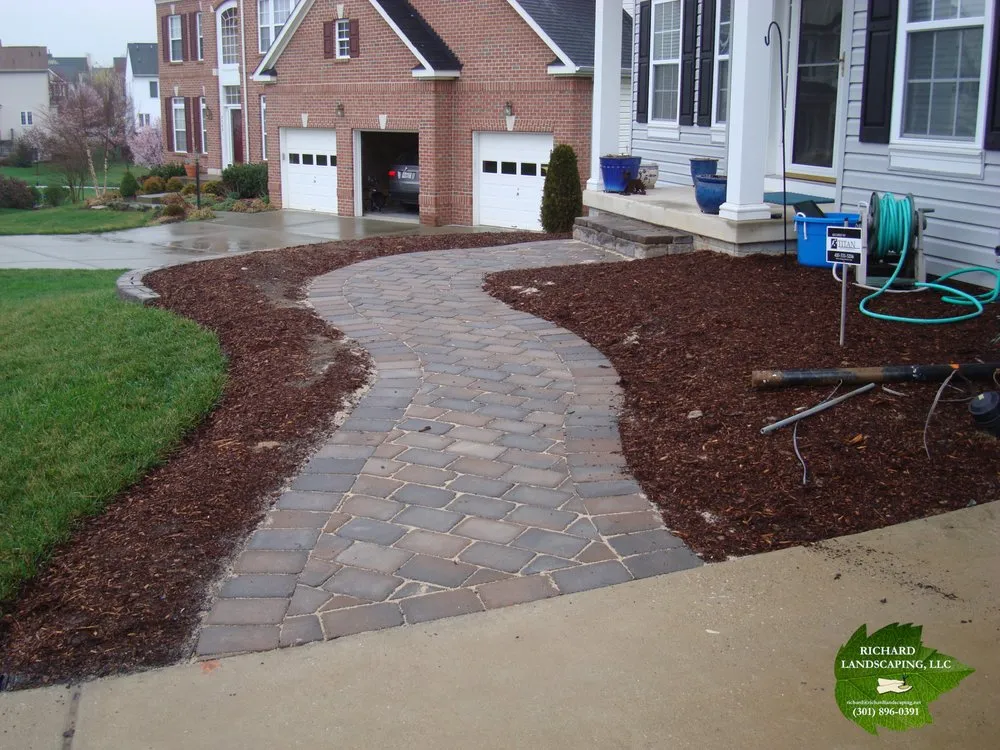 Custom landscape design in Bethesda, MD - Richard Landscaping