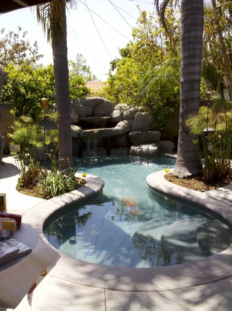 Professional garden landscaping in Santa Ana, CA by Richards Custom Living