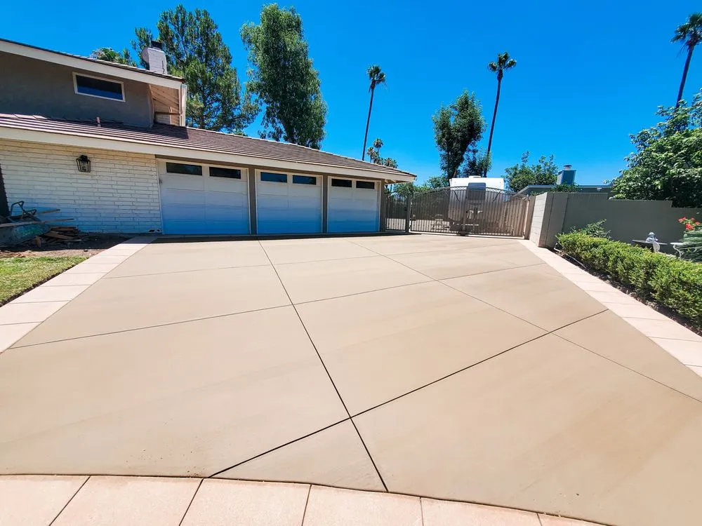 Professional outdoor landscaping experts serving Santa Ana, CA - Richards Custom Living