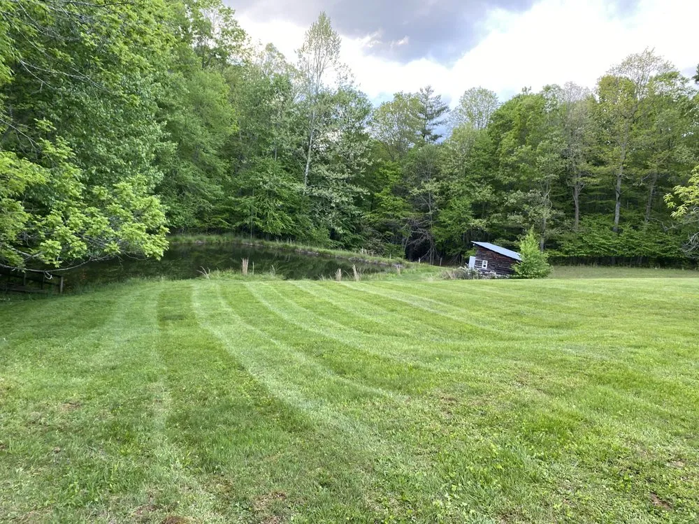 Custom landscaping services in Piney Creek, NC by Richards Grading and Landscaping