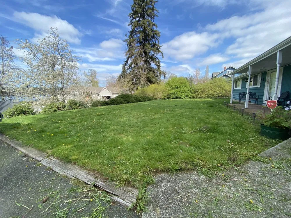 Top-rated landscape installation for beautiful yards in Lacey, WA by Richards Landscaping