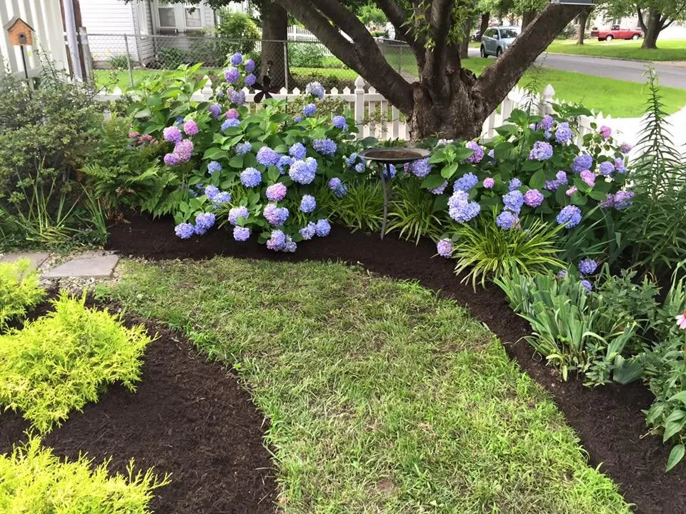 Custom landscape installation experts serving Dundalk, MD - Richard's Lawn Care & Landscaping