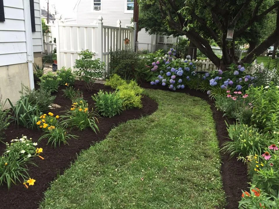Local landscape design experts serving Dundalk, MD - Richard's Lawn Care & Landscaping