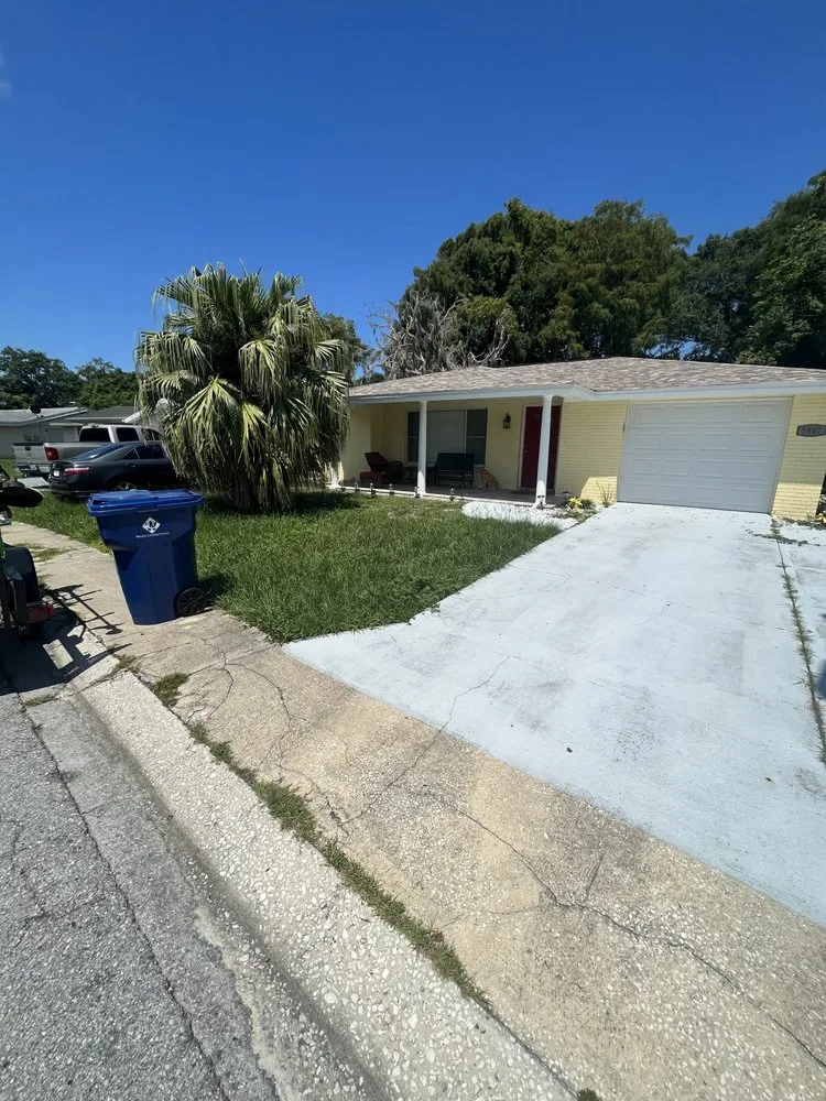 Top-rated lawn mowing service in New Prt Rchy, FL - Richards Lawn Care
