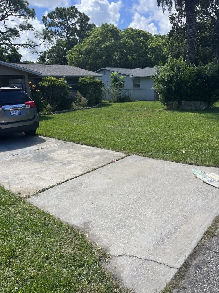Professional garden landscaping experts serving New Prt Rchy, FL - Richards Lawn Care