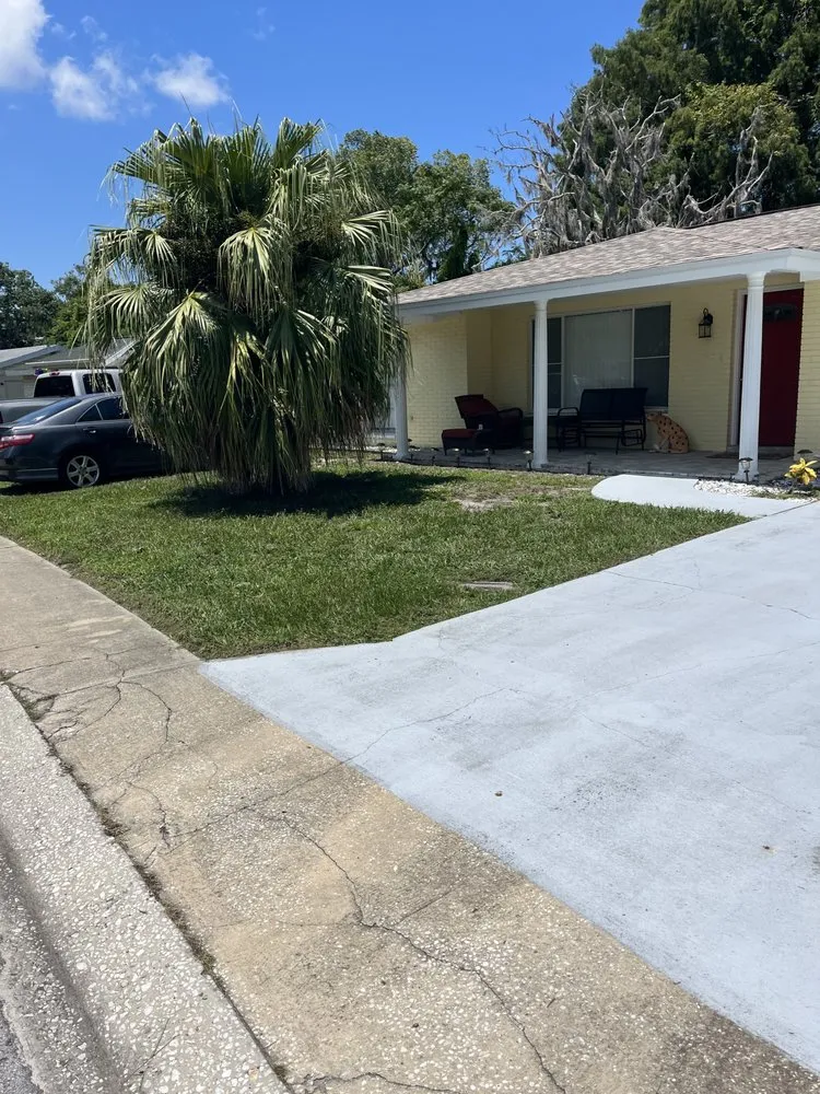 Custom landscape design for homes in New Prt Rchy, FL by Richards Lawn Care
