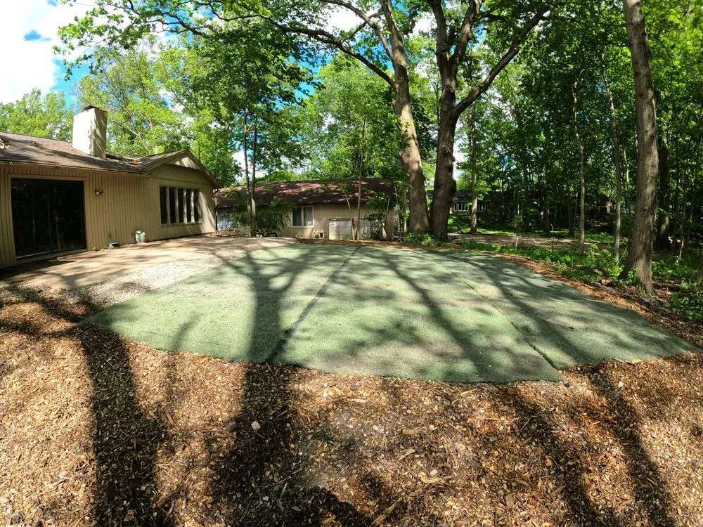 Local lawn mowing service for residential properties in Cleveland, OH by Richards Your Outdoor Connection