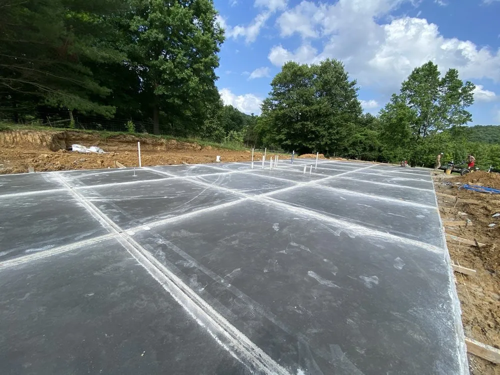 Custom lawn mowing service in Cub Run, KY by Richardson Concrete Construction