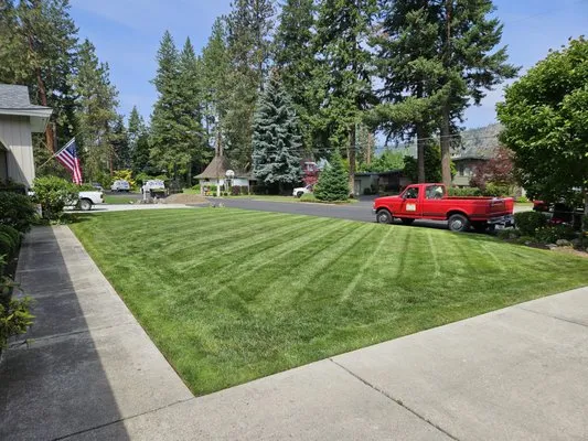 Richardson Lawn Care Logo