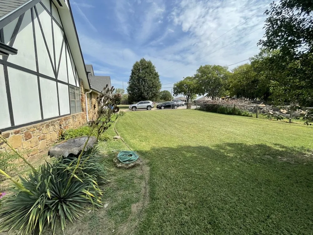 Expert lawn care service experts serving Owasso, OK - Richardson's Family Lawn Service