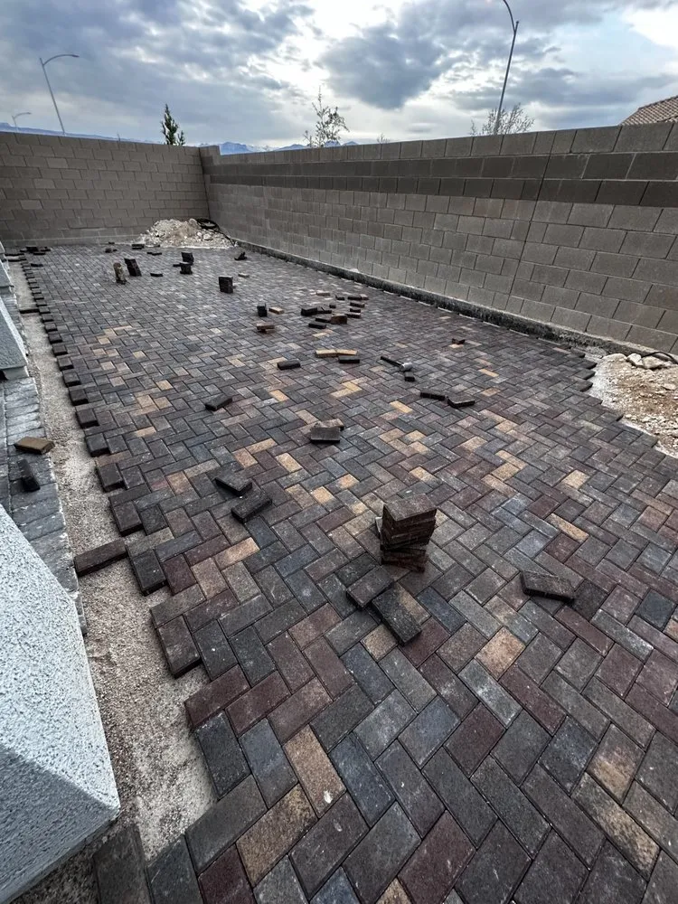 Professional landscaping services for year-round maintenance in Las Vegas, NV by Richie’s Maintenance and Landscape