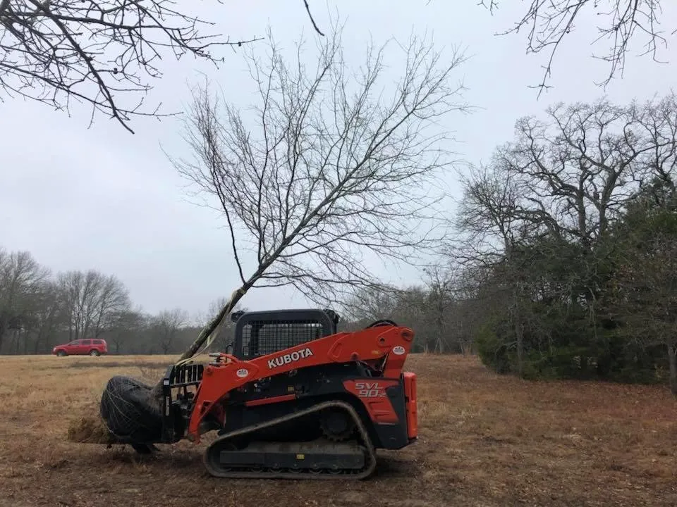 Local yard cleanup service for beautiful yards across Streetman, TX - Richland Chambers Landscape & Irrigation
