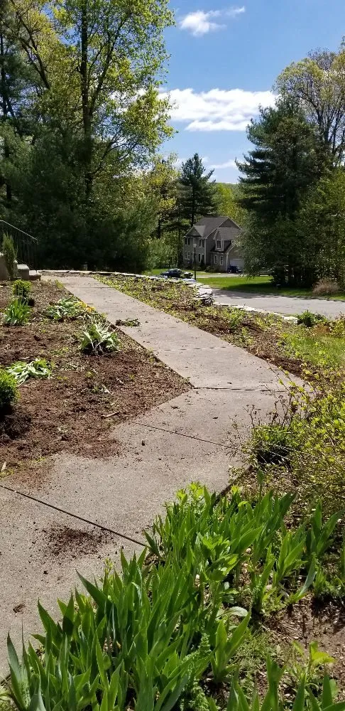 Affordable residential landscaping experts serving Manchester, CT - Richman Family Landscape