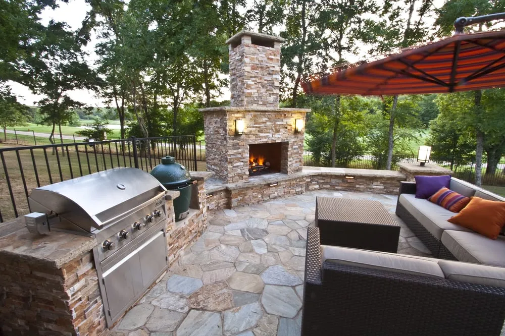 Reliable yard maintenance in Carrollton, TX by Richmond & Associates Landscaping