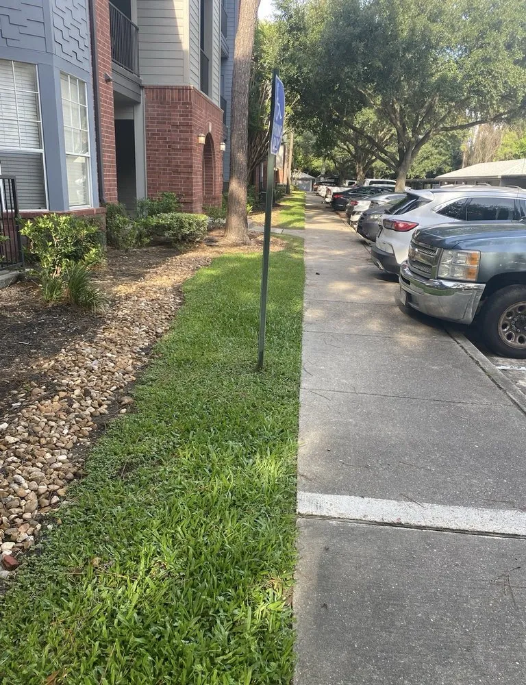 Local garden landscaping with custom design in Houston, TX by Richmond & Associates Landscaping