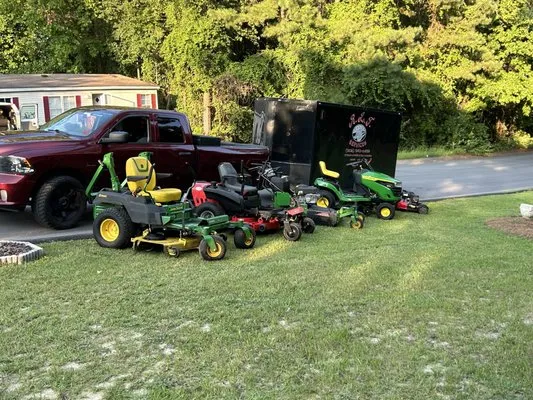 Richmond Landscaping Team Logo