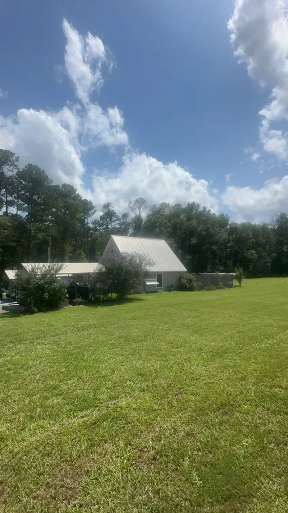 Affordable landscape installation experts serving Madison, MS - Richmonds Lawncare & Cleaning