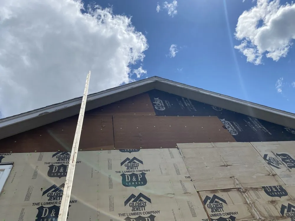 Top-rated lawn care service experts serving Des Moines, IA - Rich’s construction