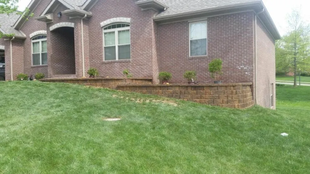 Top-rated landscaping services in Newburgh, IN by Rich's Lawnscape
