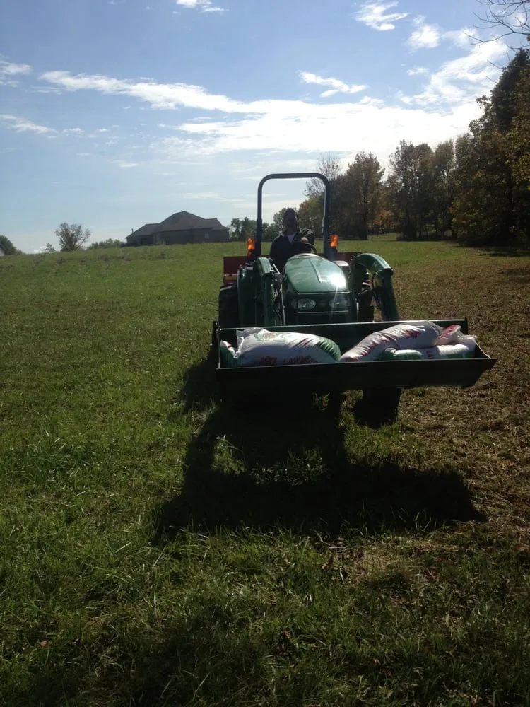 Expert yard cleanup service for beautiful yards in Newburgh, IN by Rich's Lawnscape