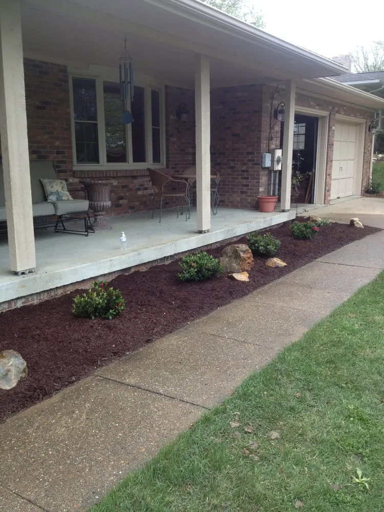 Trusted lawn care service near you in Newburgh, IN by Rich's Lawnscape